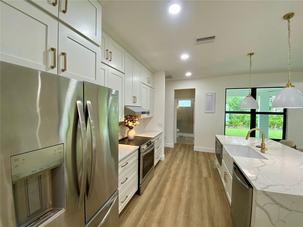 Image 19 of property listing at 3616 BELLEFONTE AVENUE, North Port, FL 34286