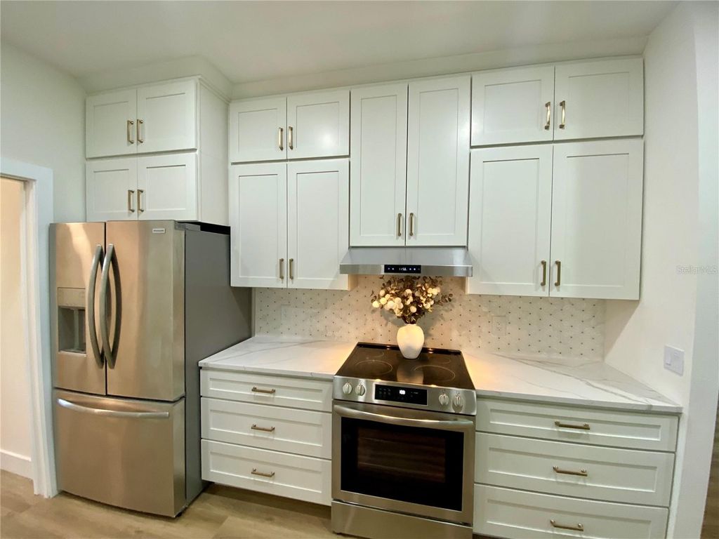 Image 21 of property listing at 3616 BELLEFONTE AVENUE, North Port, FL 34286