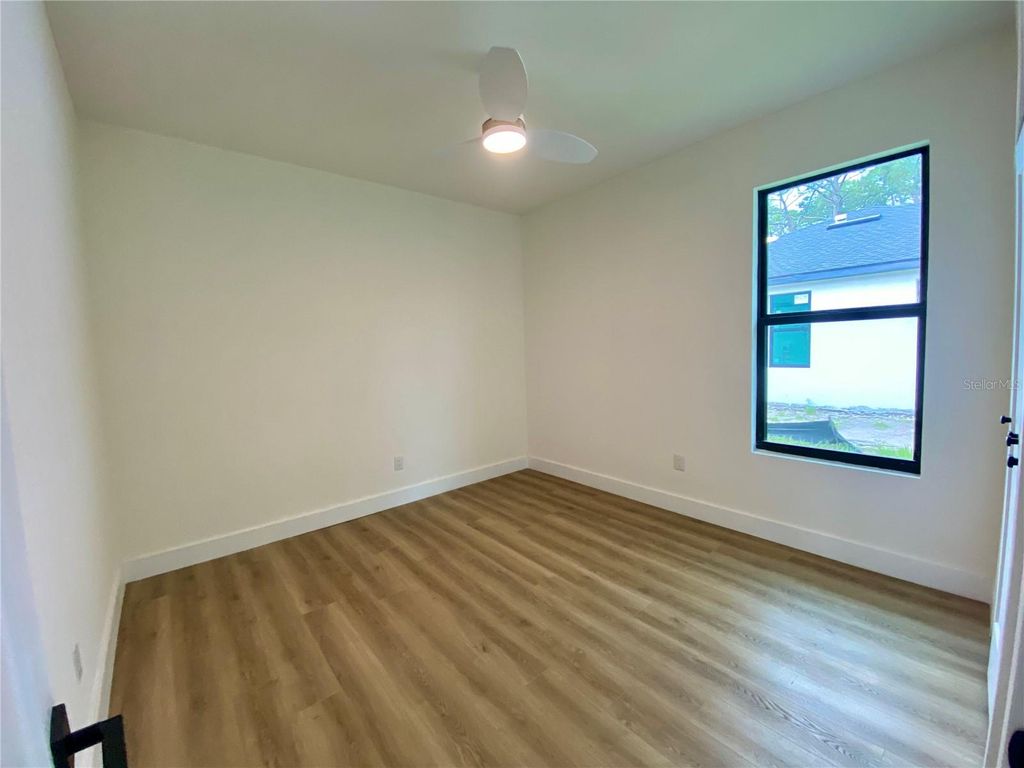 Image 28 of property listing at 3616 BELLEFONTE AVENUE, North Port, FL 34286