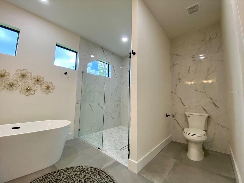 Image 39 of property listing at 3616 BELLEFONTE AVENUE, North Port, FL 34286