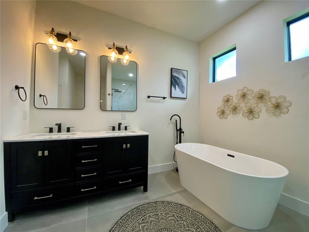 Image 40 of property listing at 3616 BELLEFONTE AVENUE, North Port, FL 34286