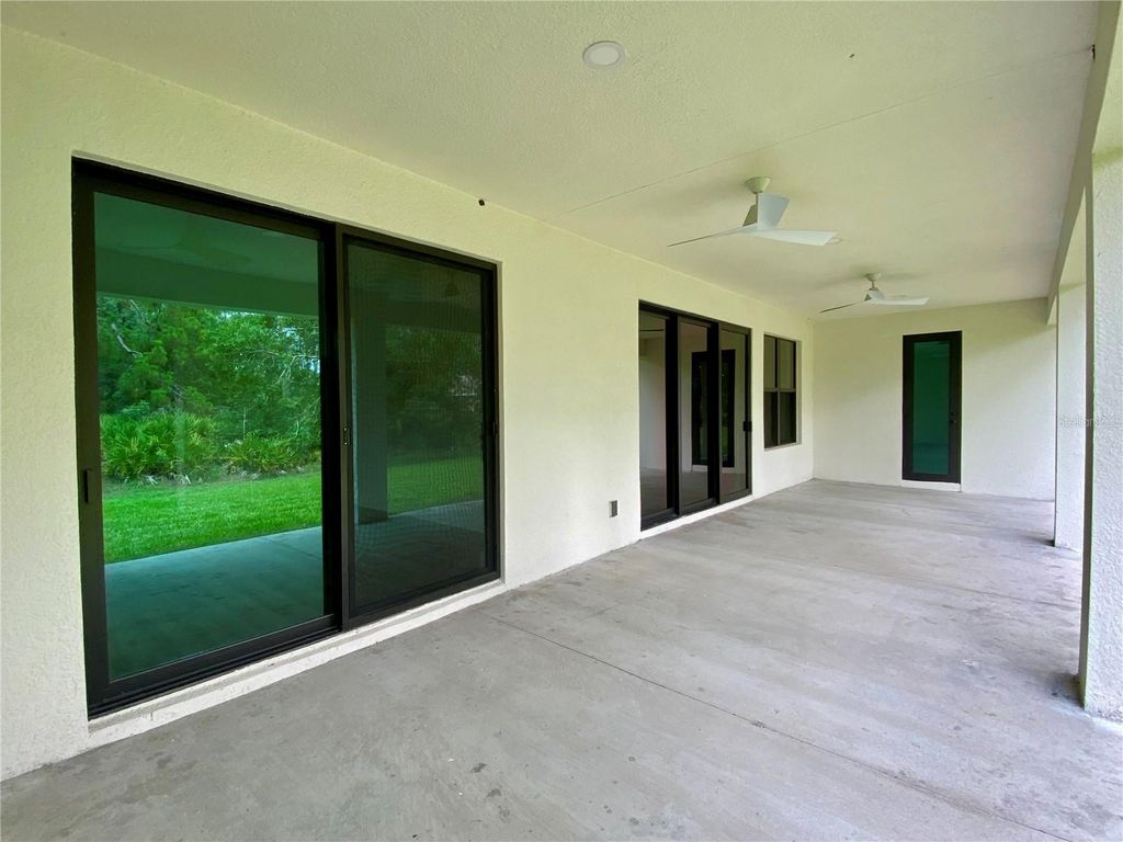 Image 8 of property listing at 3616 BELLEFONTE AVENUE, North Port, FL 34286