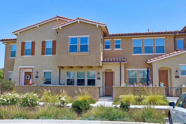 1065 Delpy View, Vista, CA 92084