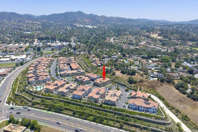 1065 Delpy View, Vista, CA 92084