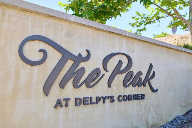 1065 Delpy View, Vista, CA 92084