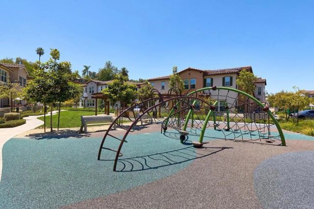 1065 Delpy View, Vista, CA 92084