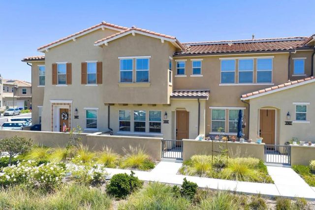 1065 Delpy View, Vista, CA 92084