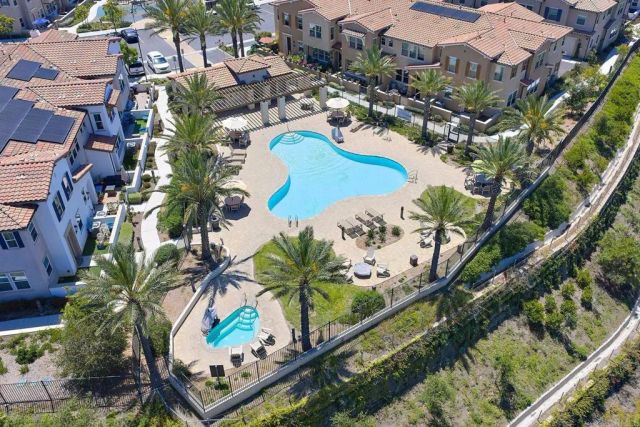 1065 Delpy View, Vista, CA 92084