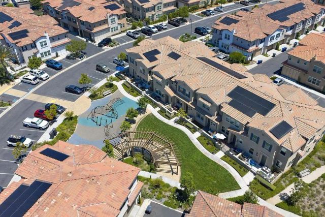 1065 Delpy View, Vista, CA 92084