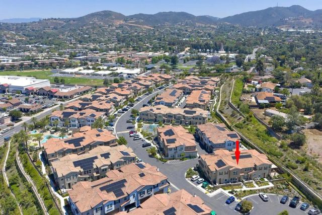 1065 Delpy View, Vista, CA 92084