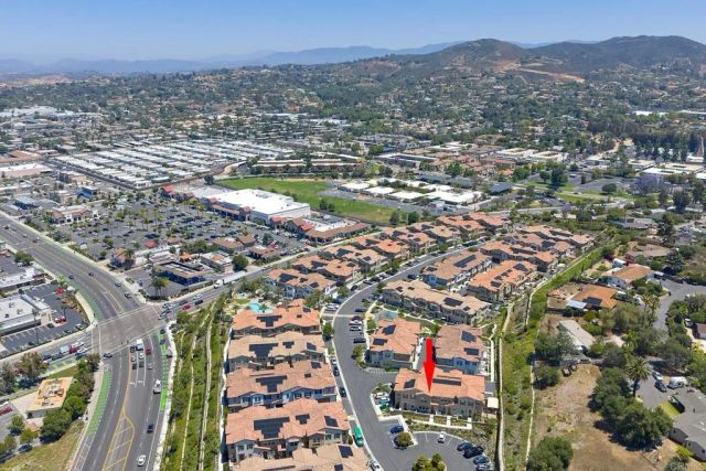 1065 Delpy View, Vista, CA 92084