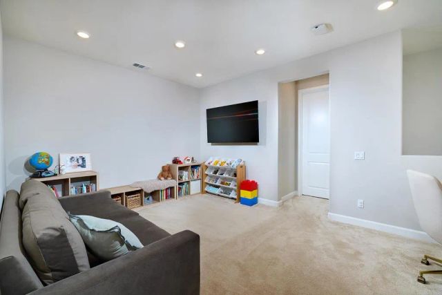 1065 Delpy View, Vista, CA 92084