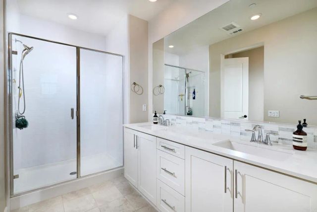 1065 Delpy View, Vista, CA 92084