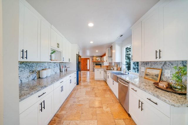 1761 Kelly Ln, Newcastle, CA 95658