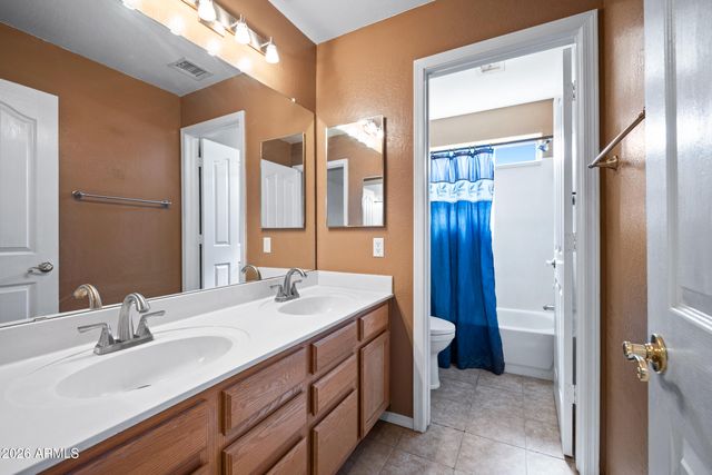 713 W JOHNSON Drive, Gilbert, AZ 85233