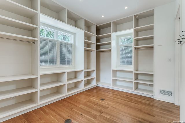 144 Thelma, San Antonio, TX 78212