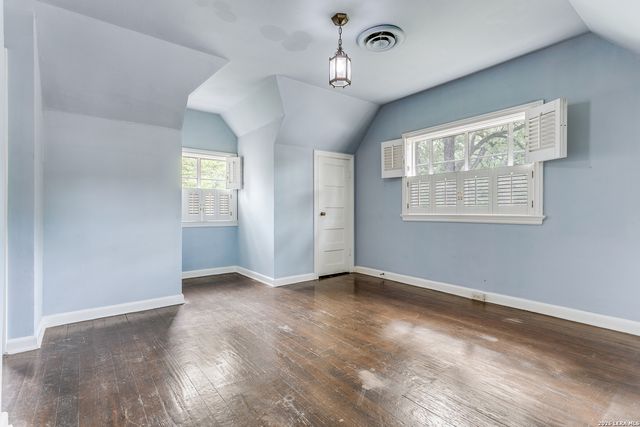144 Thelma, San Antonio, TX 78212