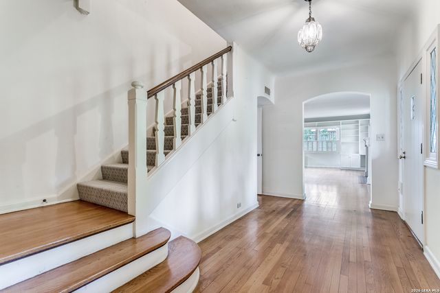 144 Thelma, San Antonio, TX 78212
