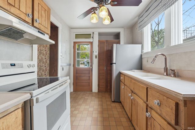 1706 Crescent Avenue, Fort Wayne, IN 46805