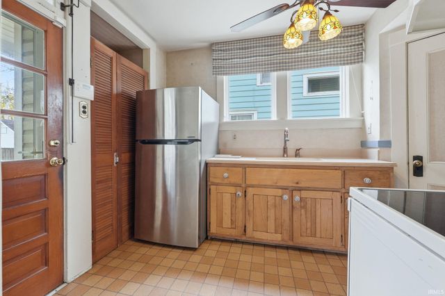 1706 Crescent Avenue, Fort Wayne, IN 46805