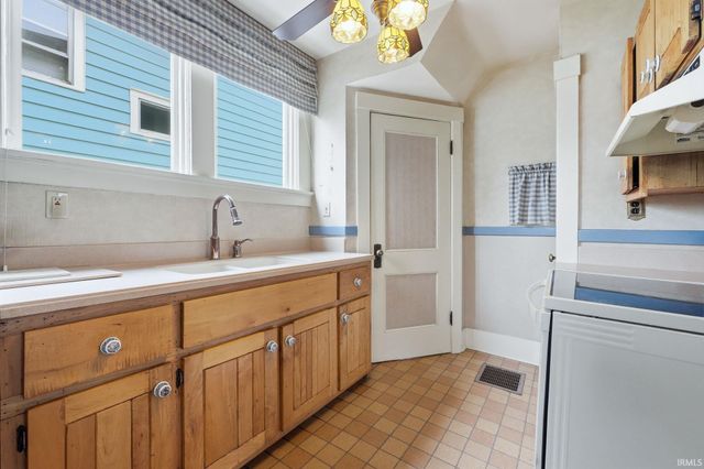 1706 Crescent Avenue, Fort Wayne, IN 46805