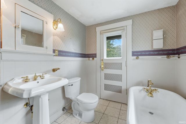 1706 Crescent Avenue, Fort Wayne, IN 46805