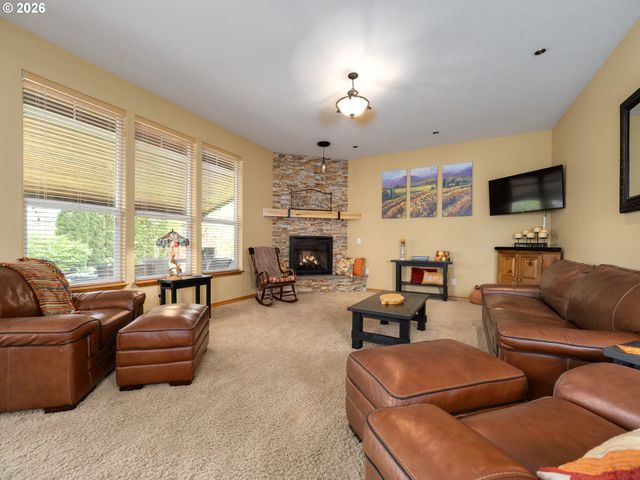 3017 ALDERSGATE Dr, Newberg, OR 97132