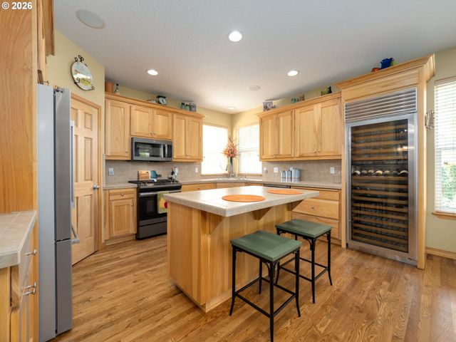3017 ALDERSGATE Dr, Newberg, OR 97132