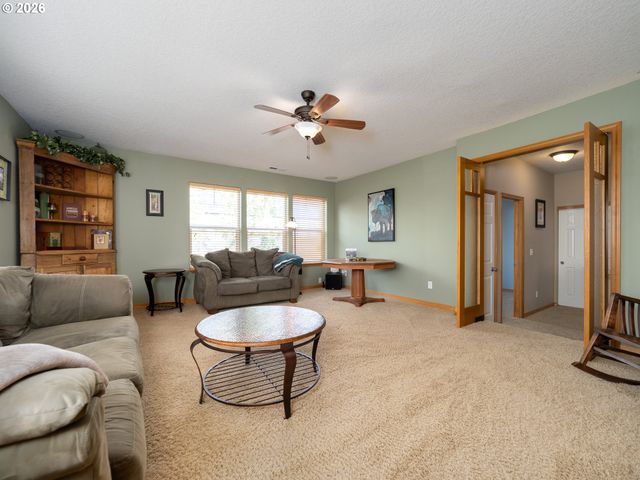 3017 ALDERSGATE Dr, Newberg, OR 97132