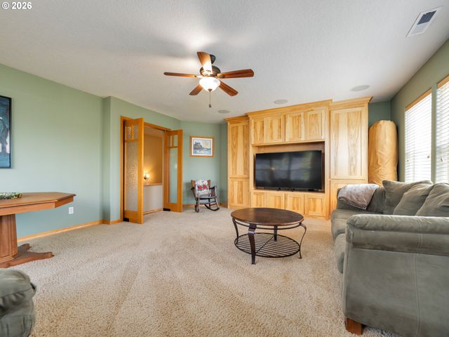 3017 ALDERSGATE Dr, Newberg, OR 97132
