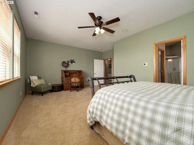 3017 ALDERSGATE Dr, Newberg, OR 97132