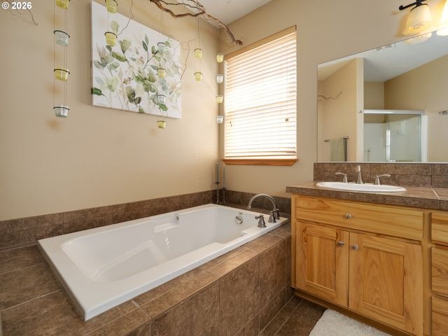 3017 ALDERSGATE Dr, Newberg, OR 97132