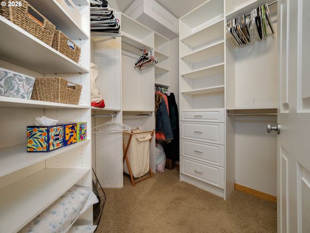 3017 ALDERSGATE Dr, Newberg, OR 97132