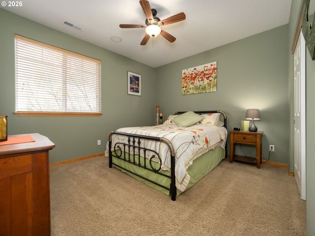 3017 ALDERSGATE Dr, Newberg, OR 97132
