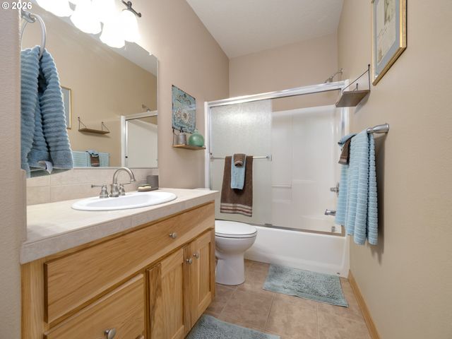 3017 ALDERSGATE Dr, Newberg, OR 97132