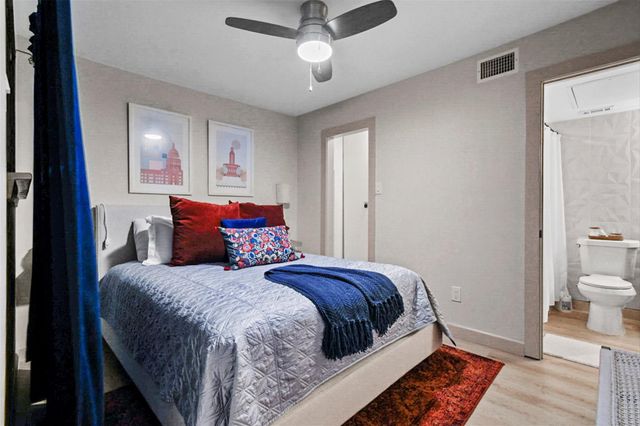 1840 Burton DR 192, Austin, TX 78741