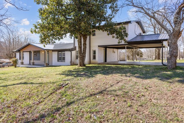 405 Fairfield Rd, Bethpage, TN 37022