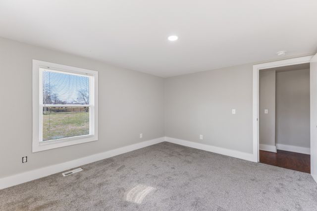 405 Fairfield Rd, Bethpage, TN 37022