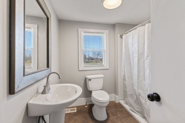 405 Fairfield Rd, Bethpage, TN 37022