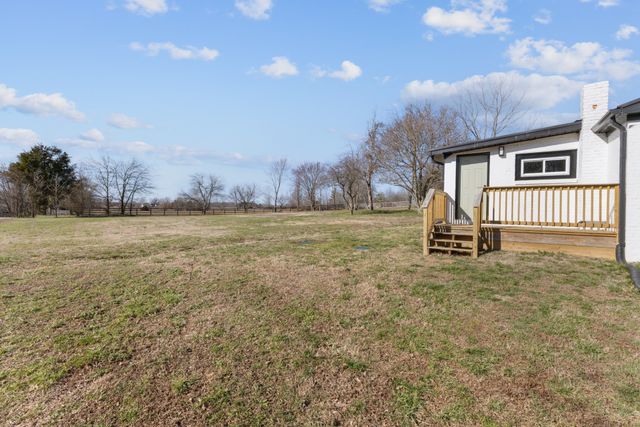 405 Fairfield Rd, Bethpage, TN 37022