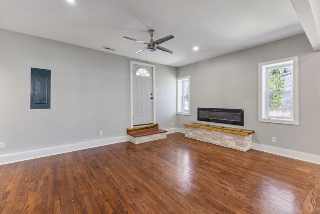 405 Fairfield Rd, Bethpage, TN 37022