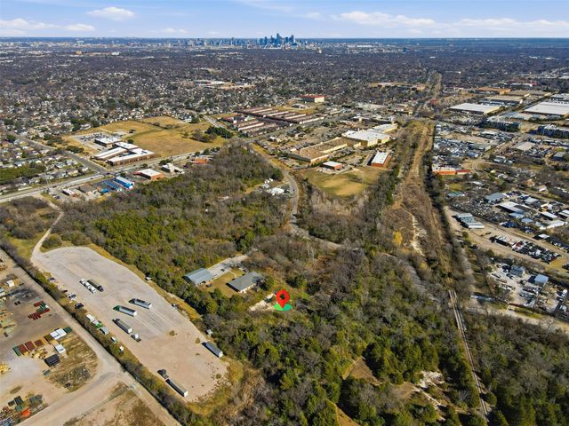 2809 Coombs Creek Drive, Dallas, TX 75211