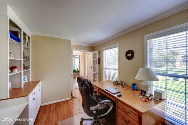 3904 Spring Valley Way, Louisville, KY 40241