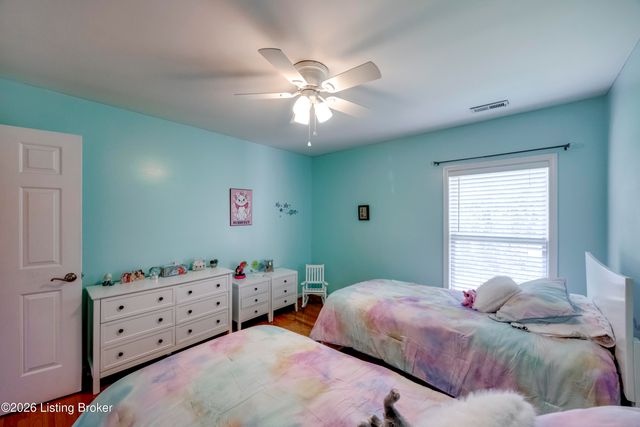 3904 Spring Valley Way, Louisville, KY 40241