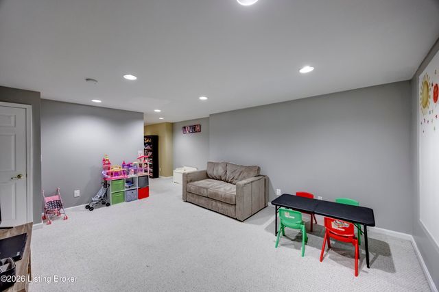 3904 Spring Valley Way, Louisville, KY 40241