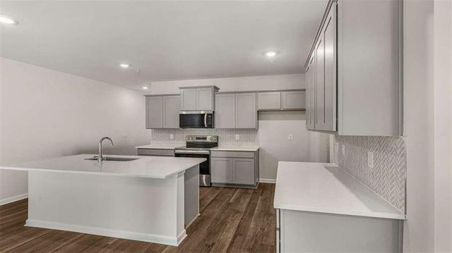 220 Sound Circle, Stockbridge, GA 30281