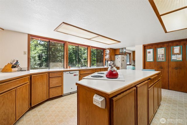 470 E Murray Road N, Grapeview, WA 98546
