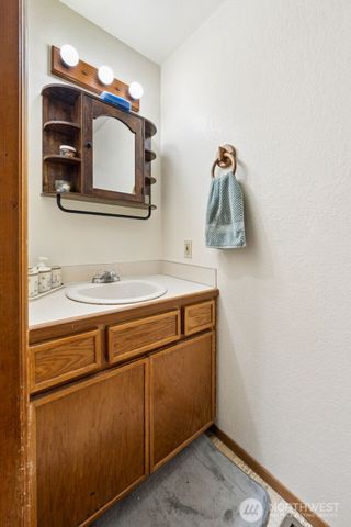 470 E Murray Road N, Grapeview, WA 98546