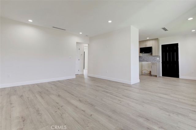 210 W Alameda, Burbank, CA 91502
