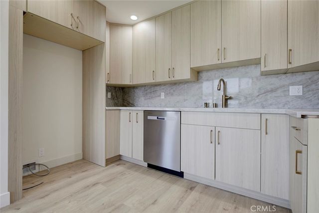 210 W Alameda, Burbank, CA 91502